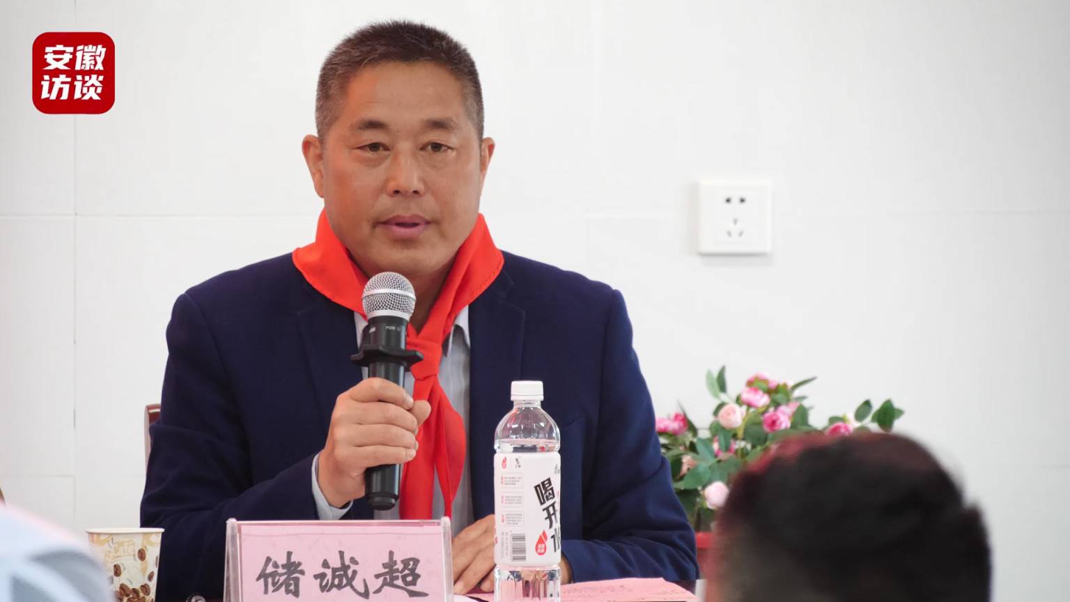 Compress_《风雨无阻  爱心不停——禾丽集团冒雨为[00_00_27][20230527-021446].jpg