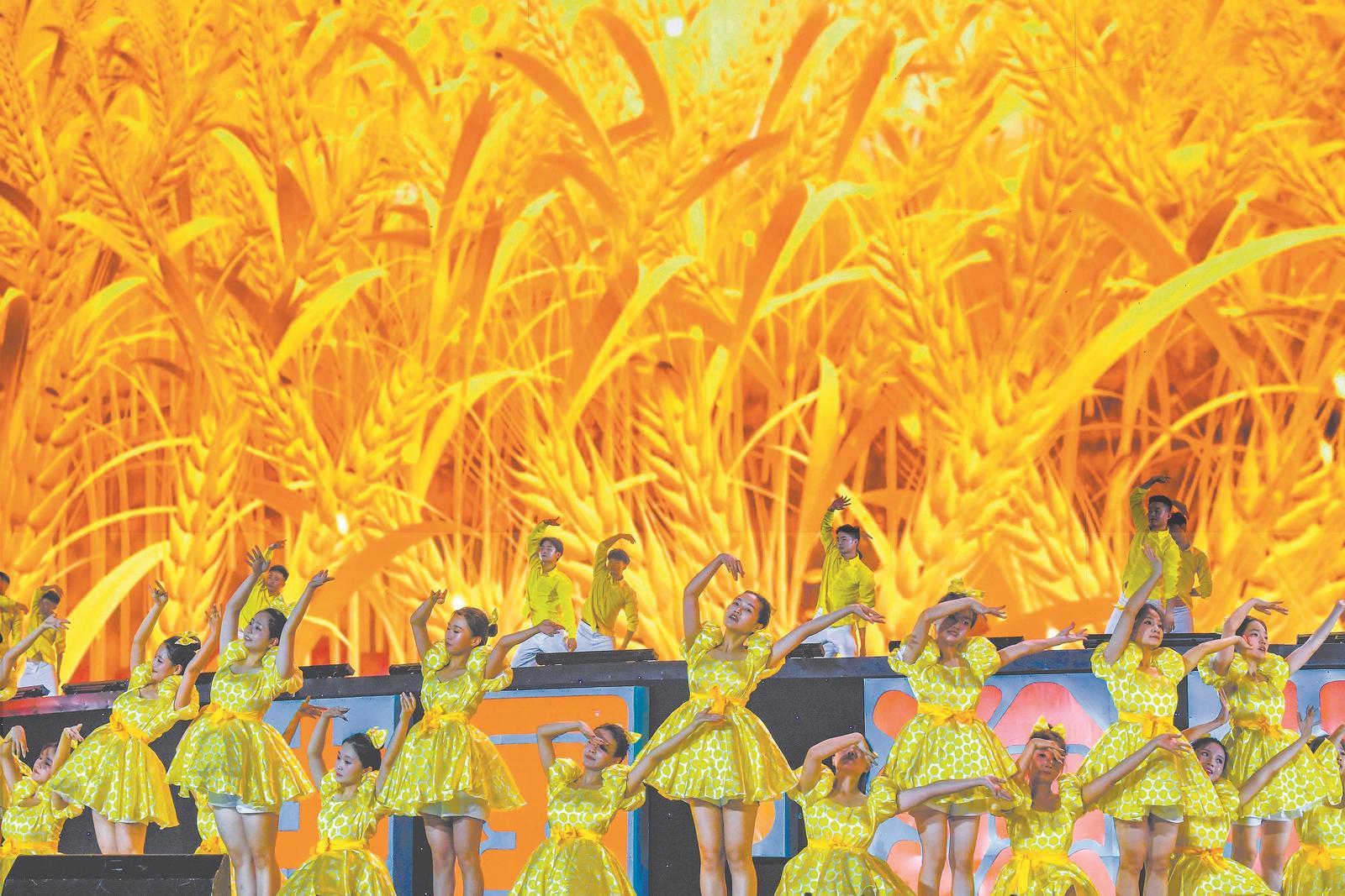 希望的田野歌声扬——第九届中国农民歌会主题演出侧记3.jpg