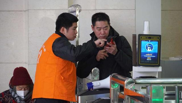 合肥“暖冬行动”志愿者。团合肥市委供图