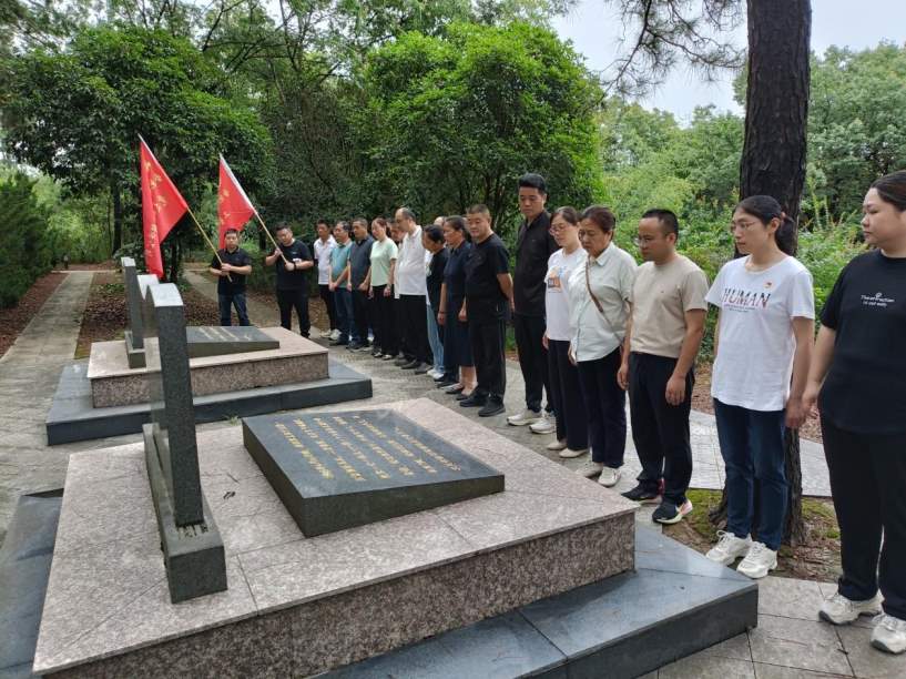 1750778663130195.jpg Compress_图片2.jpg