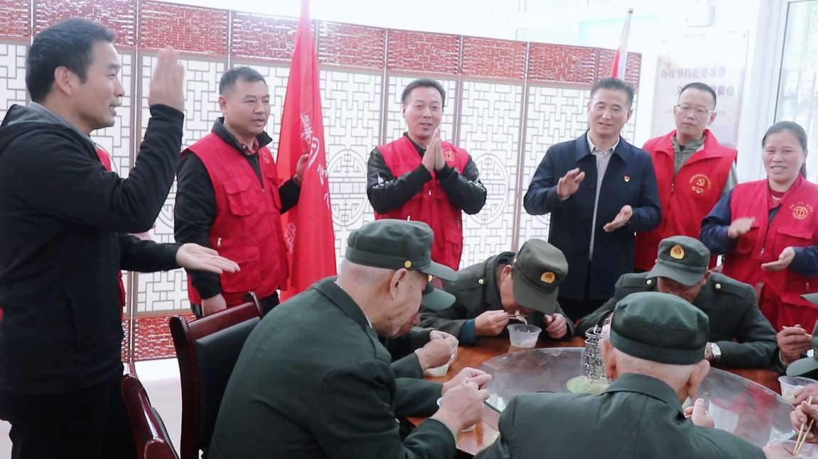 Compress_重阳敬功臣，饺香暖光荣-- 肥东县多方携[00_01_46][20251030-180030].jpg