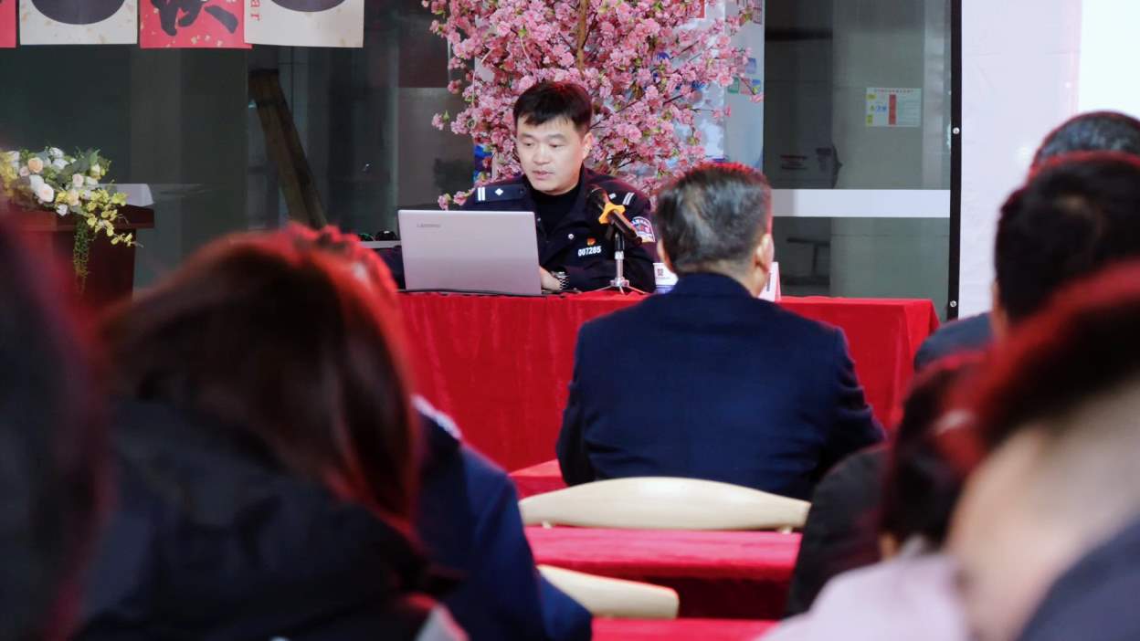 Compress_劳模工匠尊法学法 守正匠心筑梦同行——肥[00_03_18][20251204-093948].jpg